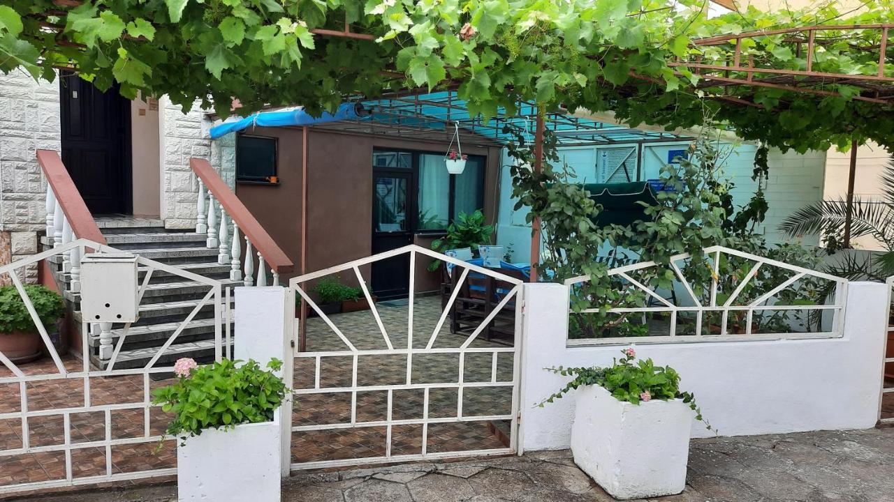 Guest House Zora Созополь Екстер'єр фото